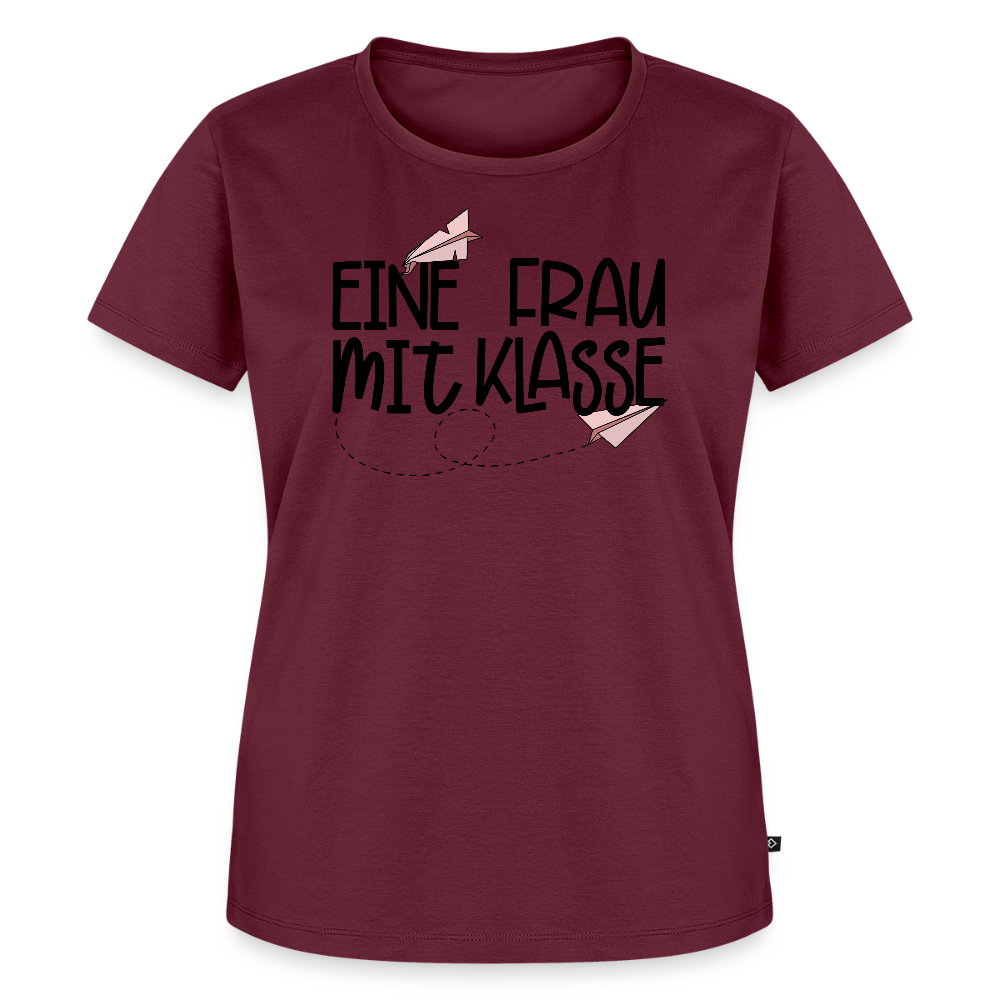 Eine Frau mit Klasse - Frauen Premium T-Shirt - Burgunderrot