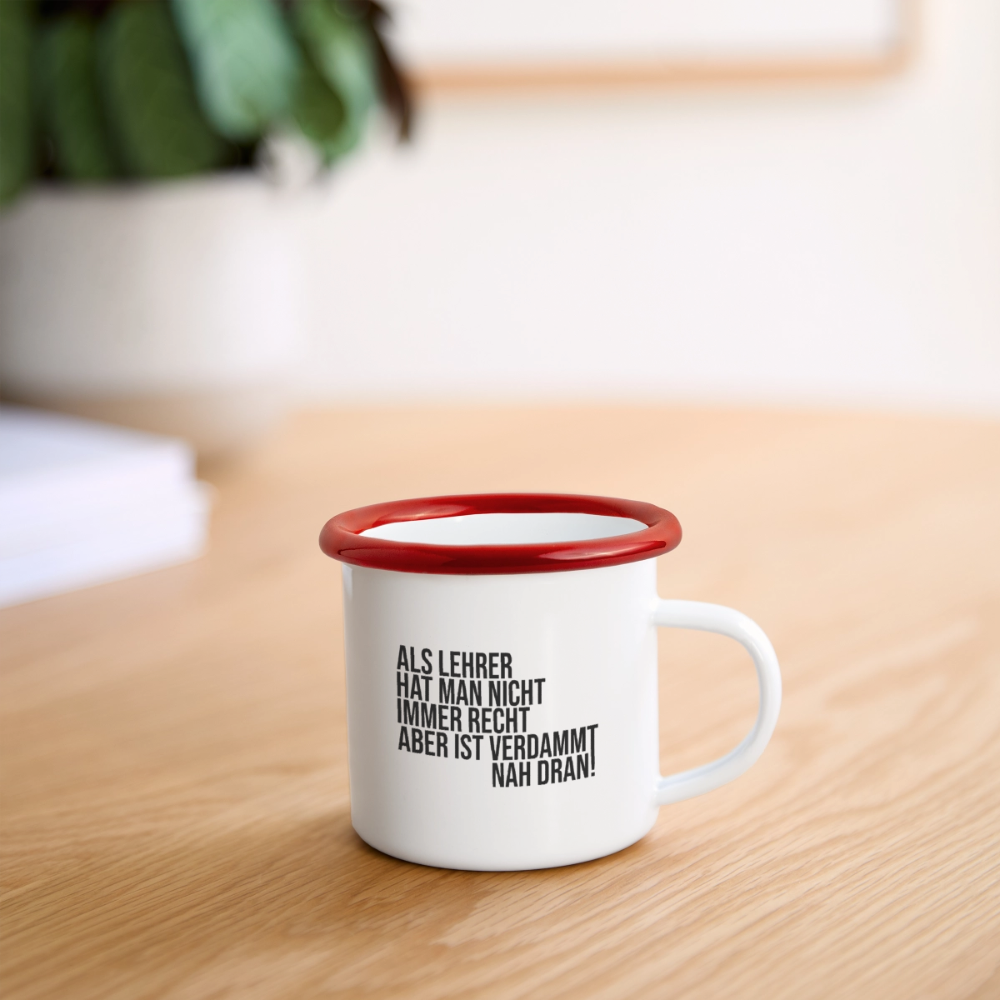 Nah dran! - Emaille-Tasse - Weiß/Rot