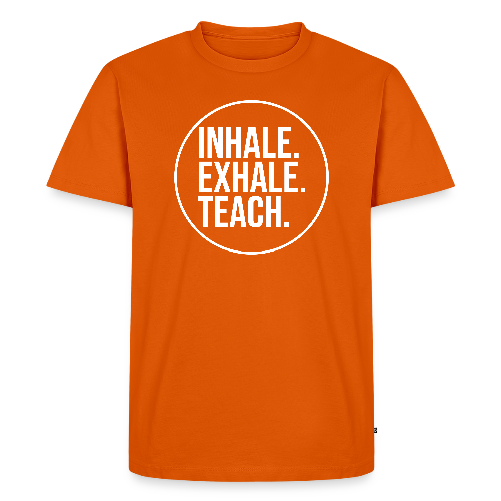 Inhale. Exhale. Teach. - Männer Premium T-Shirt - Orange