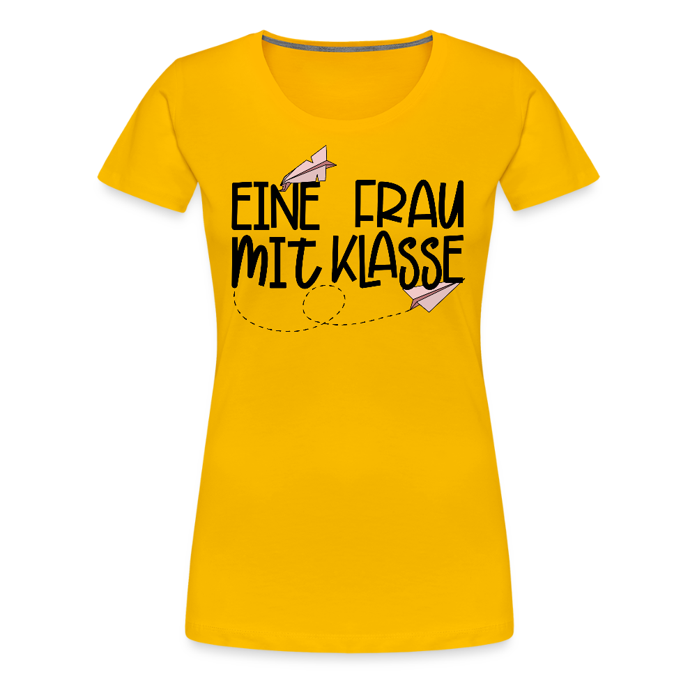 Eine Frau mit Klasse - Frauen Premium T-Shirt - Sonnengelb