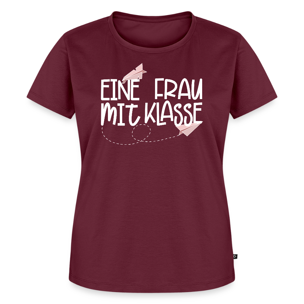 Eine Frau mit Klasse - Frauen Premium T-Shirt - Burgunderrot