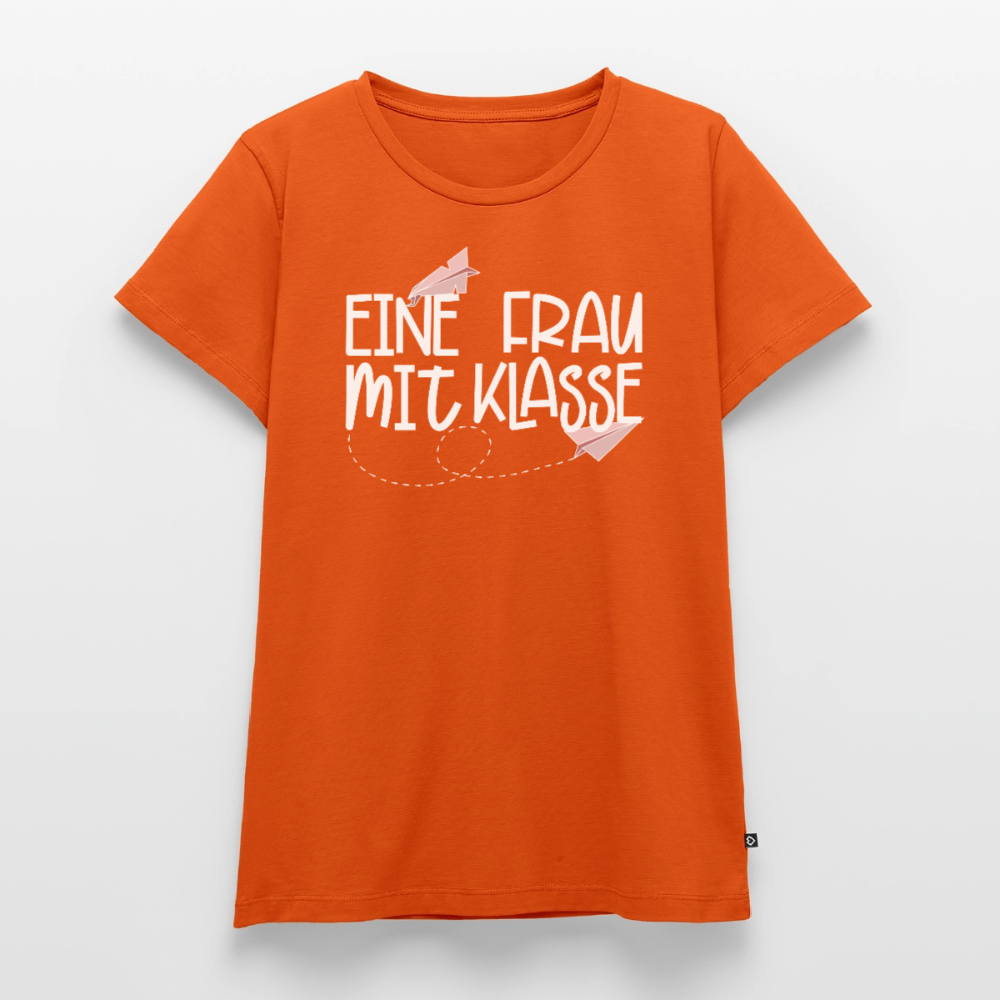 Eine Frau mit Klasse - Frauen Premium T-Shirt - Orange 