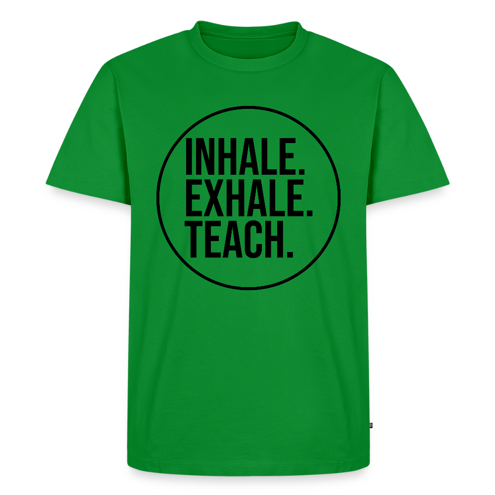 Inhalte. Exhale. Teich. - Männer Premium T-Shirt - Grün