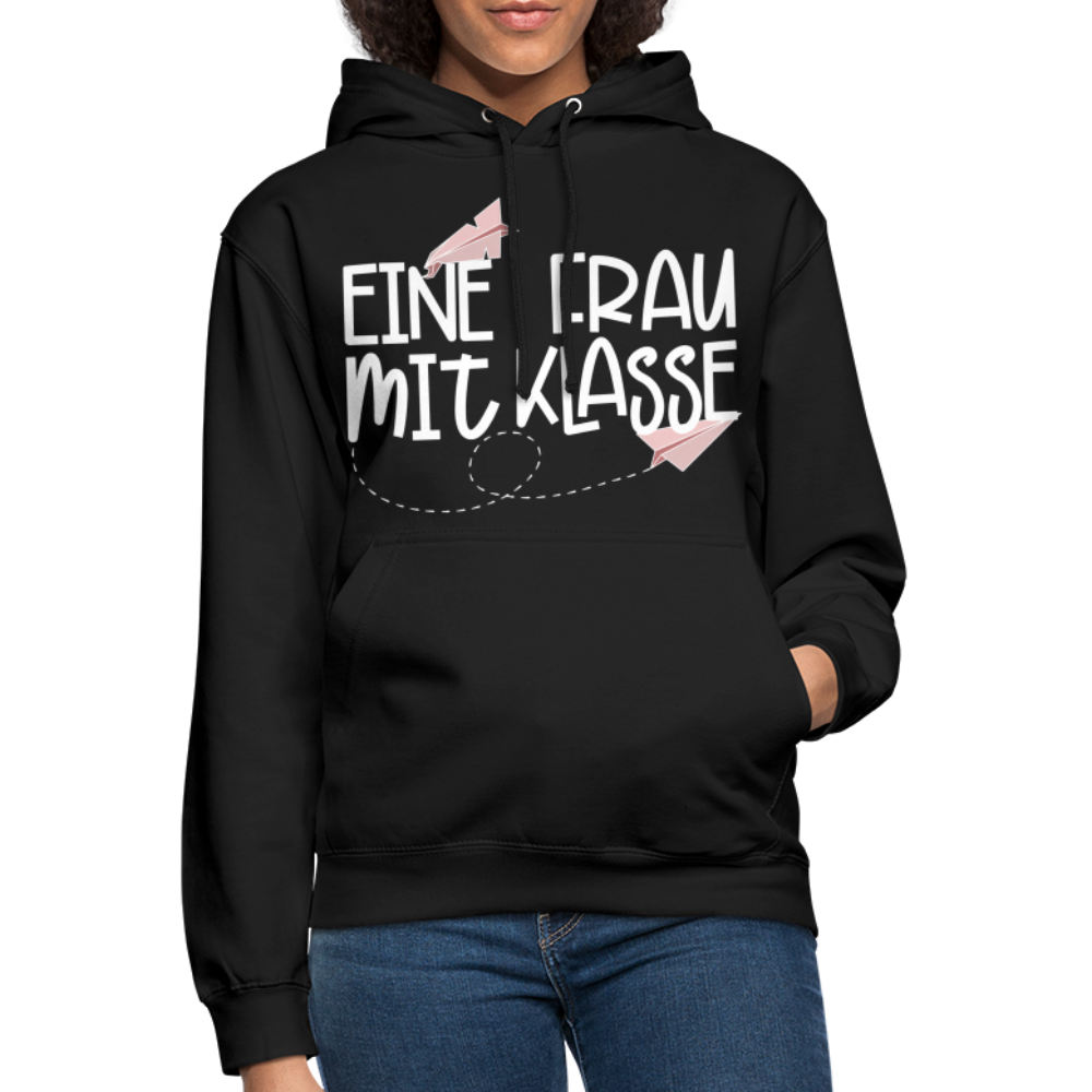 Eine Frau mit Klasse - Hoodie - Schwarz