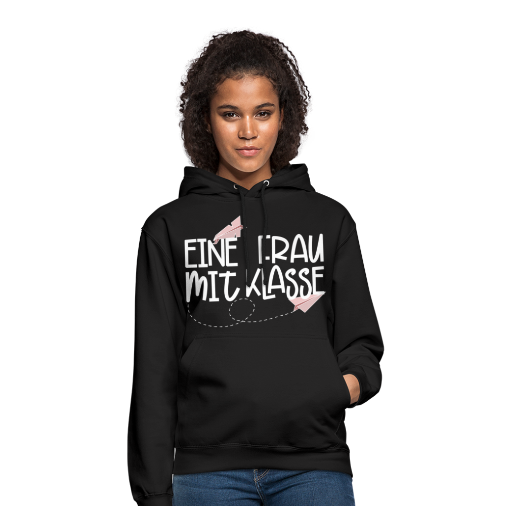 Eine Frau mit Klasse - Hoodie - Schwarz