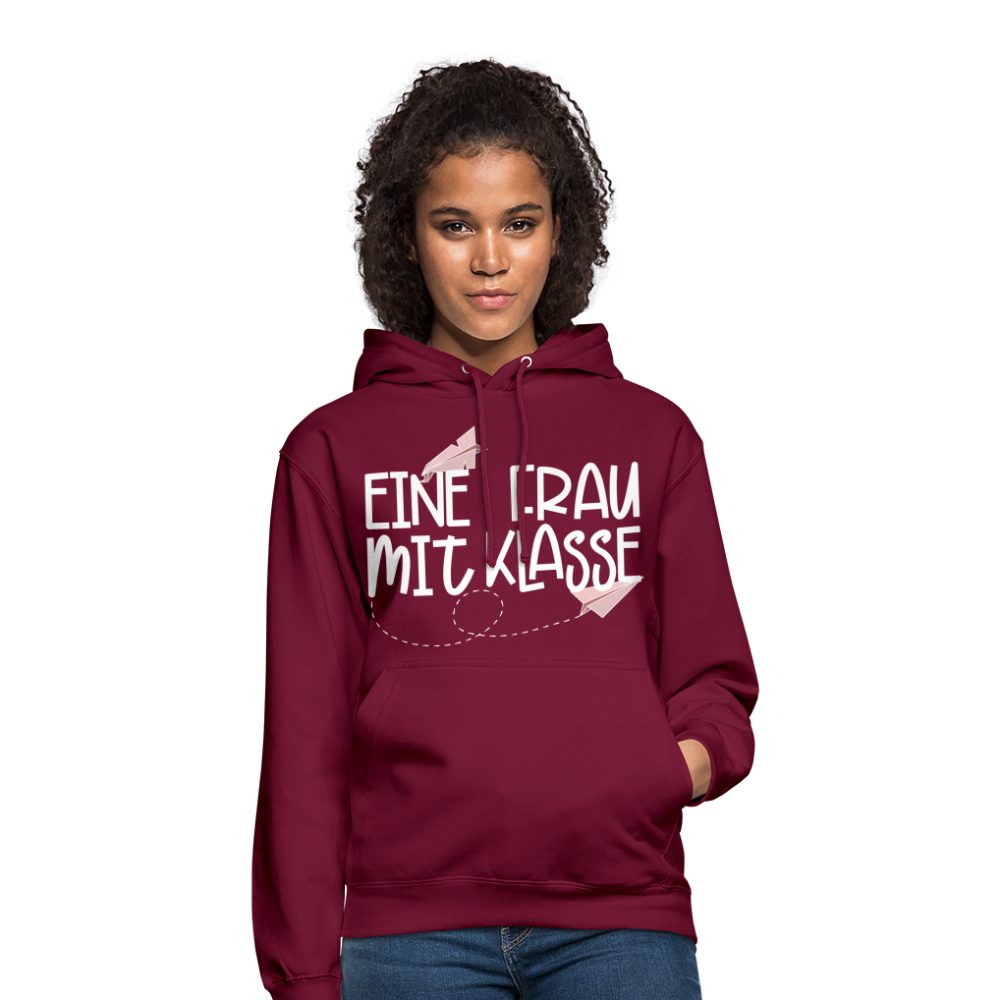 Eine Frau mit Klasse - Hoodie - Bordeaux