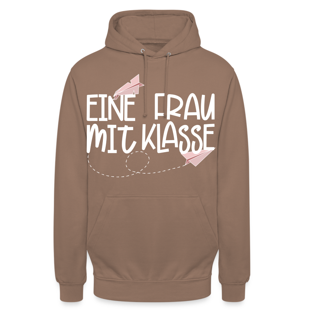 Eine Frau mit Klasse - Hoodie - Mokka